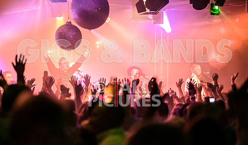 Fade2Grey-330 - FADE2GREY