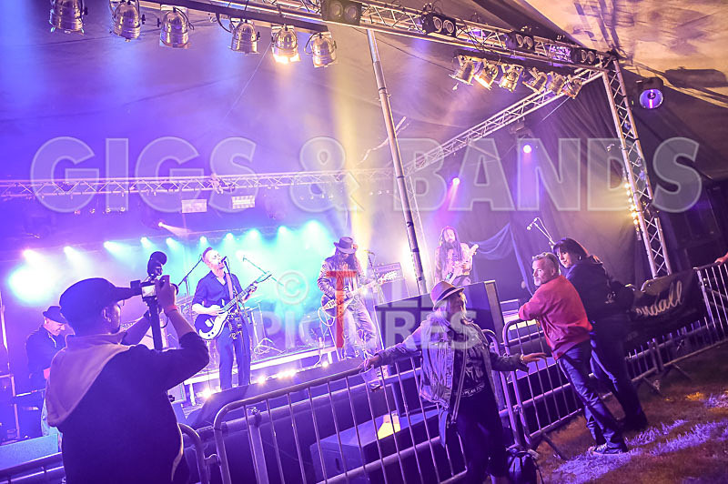 Johnny Cage and the Voodoo Groove-42 - JOHNNY CAGE AND THE VOODOO GROOVE