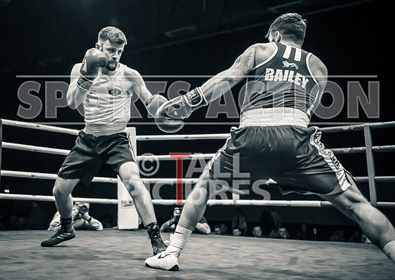 Bout 20_Chris Sumner v Keiran Bailey-1-4 - Bout 20_Chris Sumner v Keiran Bailey