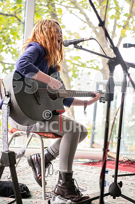 Kiya Ashton-18 - THE ACOUSTIC CAFE