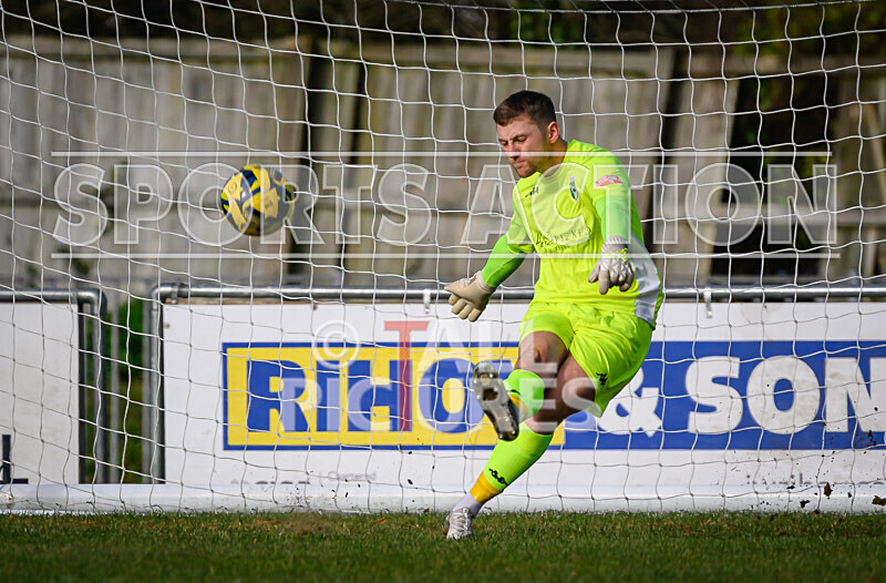 GFC v Binfield FC-59 - GFC v BINFIELD FC