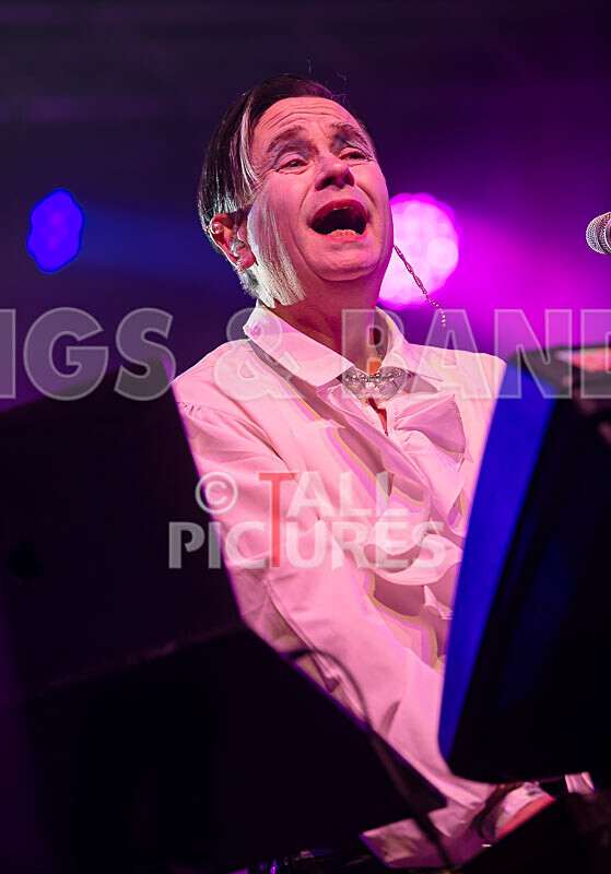 Fade2Grey-418 - FADE2GREY