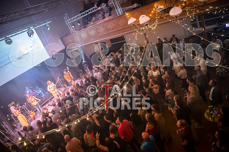 Buffalo Huddleston-557 - BUFFALO HUDDLESTON