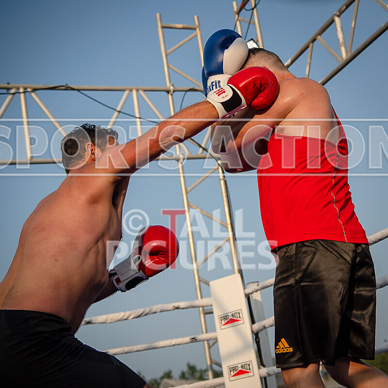 BOUT 11 - Rolo -9 and a Half Digits De Saumarez v Darren -the Executio - BOUT 11 - Rollo '9 and a Half Digits' De Saumarez v Darren 'the Executioner' Etasse