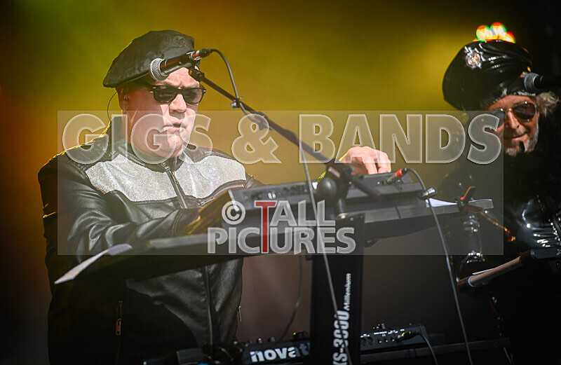 Fade 2 Grey-475 - FADE 2 GREY