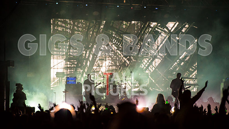 Pendulum Live-10 - PENDULUM LIVE