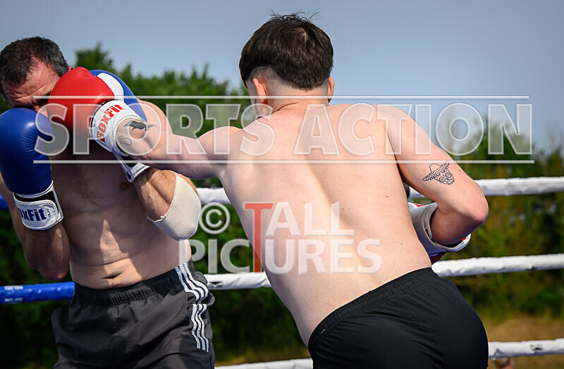 BOUT 2 - Roland 30 Seconds Archer v Sam Heart Breaker Catto-7 - BOUT 2 - Roland '30 Seconds' Archer v Sam 'Heart Breaker' Catto