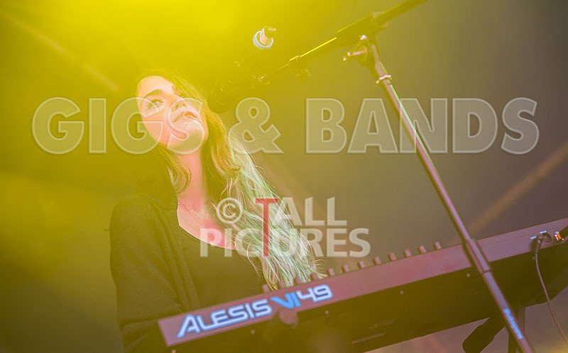 She Drew the Gun-28 - SHE DREW THE GUN