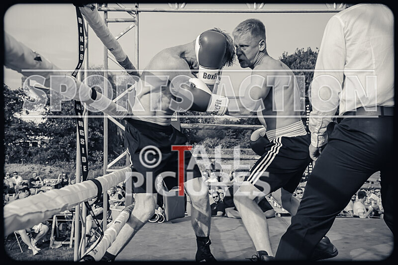 BOUT 8 - Mark Butterwork v Marvelous Modris Kononovs-14 - BOUT 8 - Mark Butterwork v 'Marvelous' Modris Kononovs