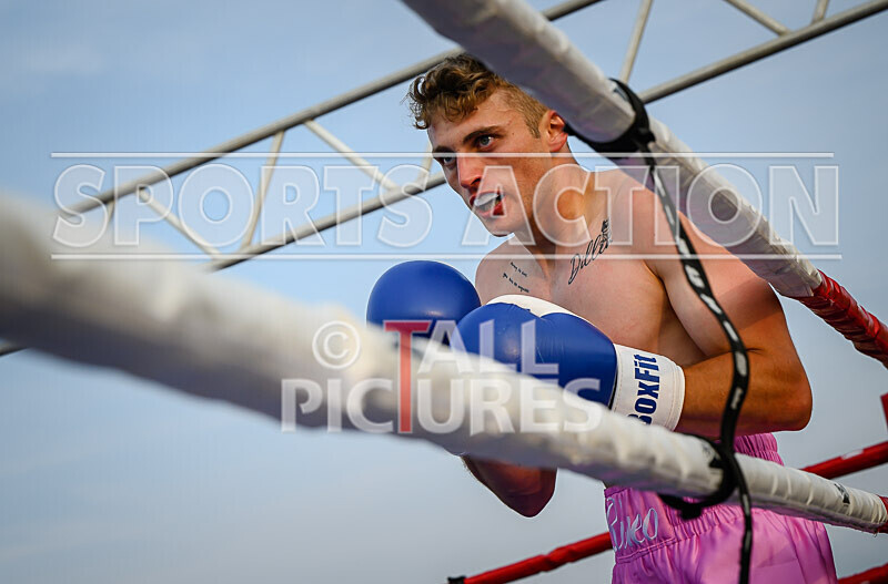 BOUT 11 - Raging Bull Jay Rive v Reece the Bomber Blondel-33 - BOUT 11 - 'Raging Bull' Jay Rive v Reece 'the Bomber' Blondel