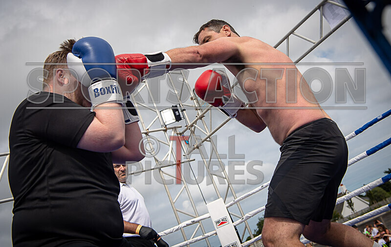 BOUT 4- Rollo 9 and a Half Digits v Tony Foxey Fox-27 - BOUT 4- Rollo '9 and a Half Digits' v Tony 'Foxey' Fox