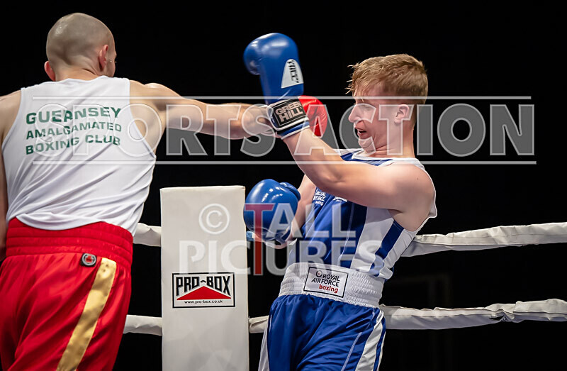 BOUT 9- Cameron Hards v Alex Sanderson-10 - BOUT 9: Cameron Hards v Alex Sanderson