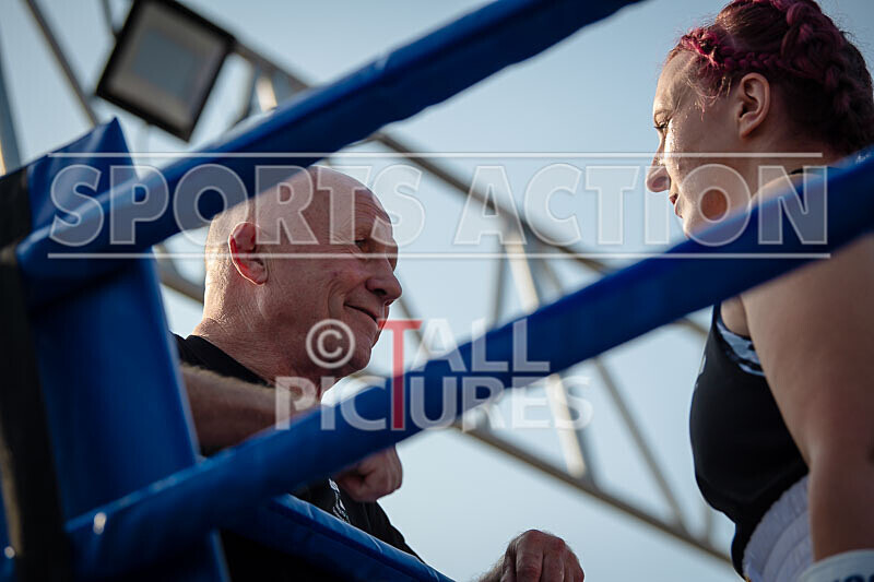 BOUT 5 - Emma -the Mentalist- Martin v Katie -the Lioness- Le Tissier- - BOUT 5 - Emma 'the Mentalist' Martin v Katie 'the Lioness' Le Tissier