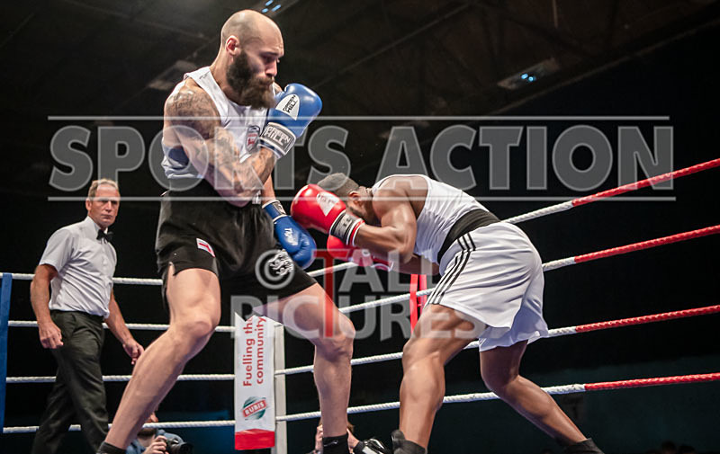 BOUT-13 - Oblie Botchway v Lewis Oakford-4 - BOUT-13 - Oblie Botchway v Lewis Oakford