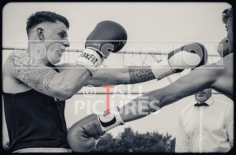 BOUT 11 - Raging Bull Jay Rive v Reece the Bomber Blondel-15 - BOUT 11 - 'Raging Bull' Jay Rive v Reece 'the Bomber' Blondel