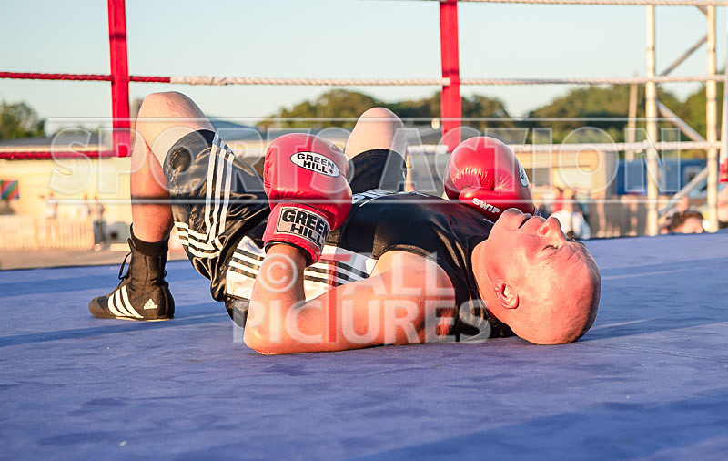 BOUT-12- Mad Charlie Moss v Tim Timbo Slice Luscombe-12 - BOUT-12 'Mad' Charlie Moss v Tim 'Timbo Slice' Luscombe