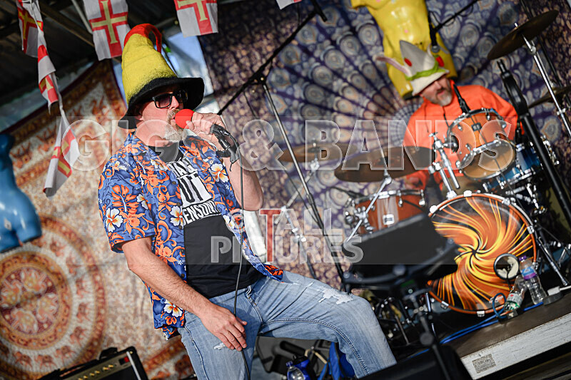 The Bensons-52 - THE BENSONS