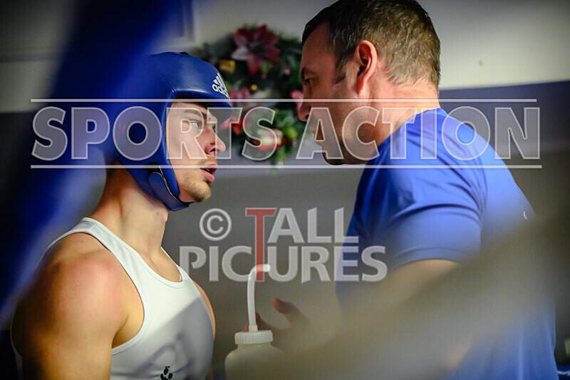 BOUT- 5_Ethan Le Moignan v Adrian Salmonowicz-32 - BOUT 5_Ethan Le Moignan v Adrian Salmonowicz