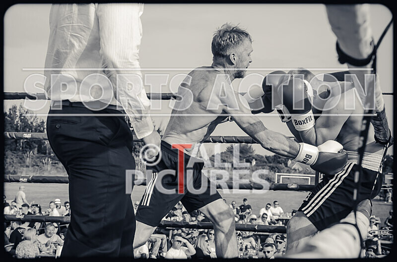 BOUT 8 - Mark Butterwork v Marvelous Modris Kononovs-18 - BOUT 8 - Mark Butterwork v 'Marvelous' Modris Kononovs