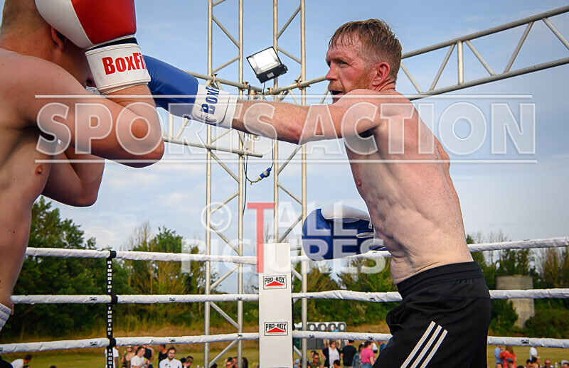 BOUT 8 - Mark Butterwork v Marvelous Modris Kononovs-13 - BOUT 8 - Mark Butterwork v 'Marvelous' Modris Kononovs