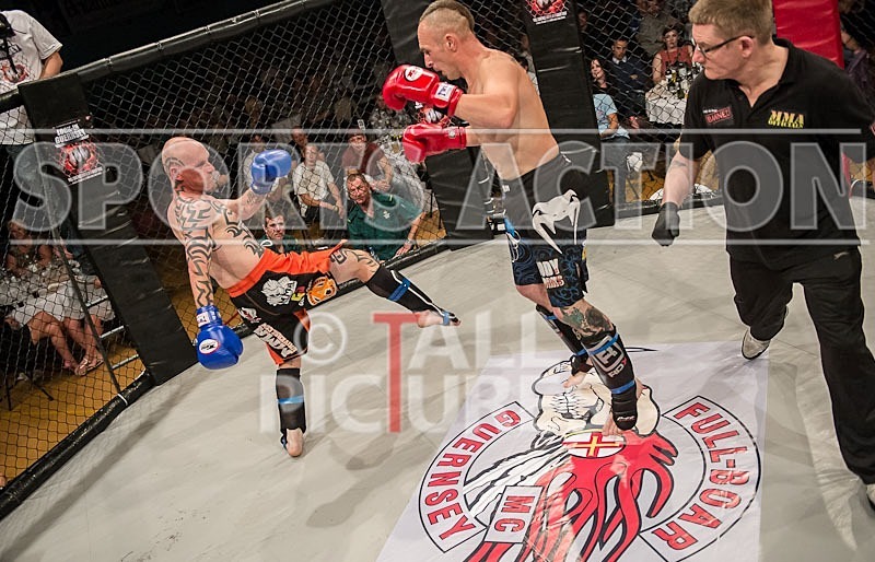 Cage Fighting_2012_Bout 10-33 - BOUT-10