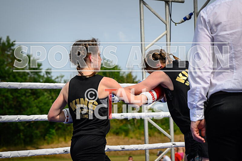 BOUT 1 - Emma the Mentalist Martin v Joanna the Hammer Wheatley-39 - BOUT 1 - Emma 'the Mentalist' Martin v Joanna 'the Hammer' Wheatley