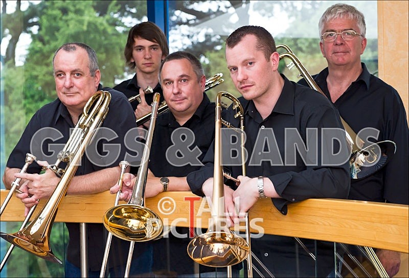 Boneheads-21 - THE BONEHEADS