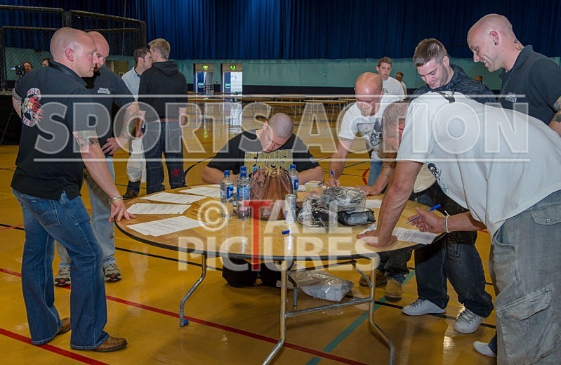 Lock-in Guernsey_2013_Scene-29 - THE WEIGH-INS & ATMOSPHERE