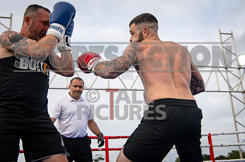 BOUT 14- Koen Kraken Le Prevost v Alec the Bomber Bailey-25 - BOUT 14- Koen 'Kraken' Le Prevost v Alec 'the Bomber' Bailey