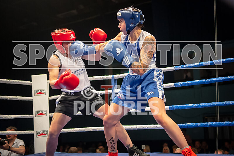 BOUT 6- Emma Martin v Stephanie Adlington-47 - BOUT 6: Emma Martin v Stephanie Adlington