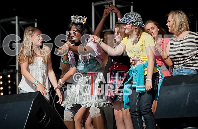 Santigold-4 - SANTIGOLD