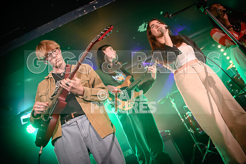 Bonnie and the Others-23 - BONNIE AND THE OTHERS