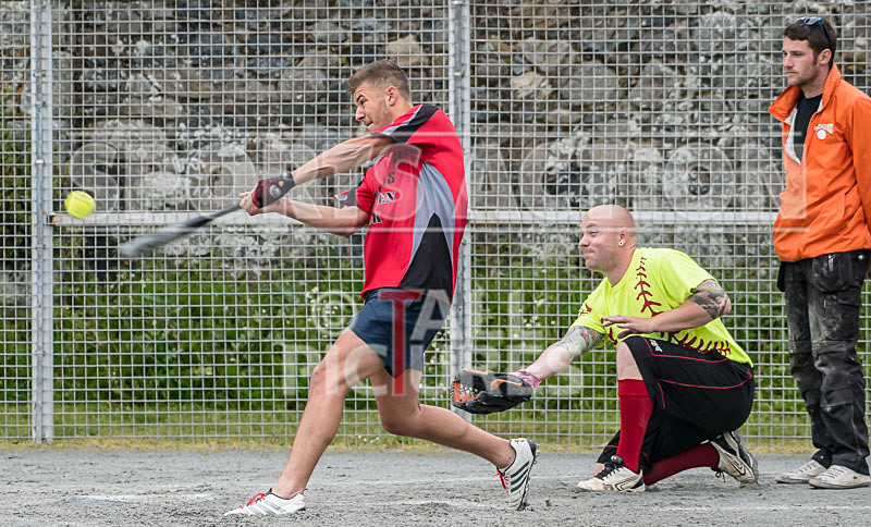 Softball_22-06-2016-5 - DRUNKEN DUCK RANGERS v REBELS