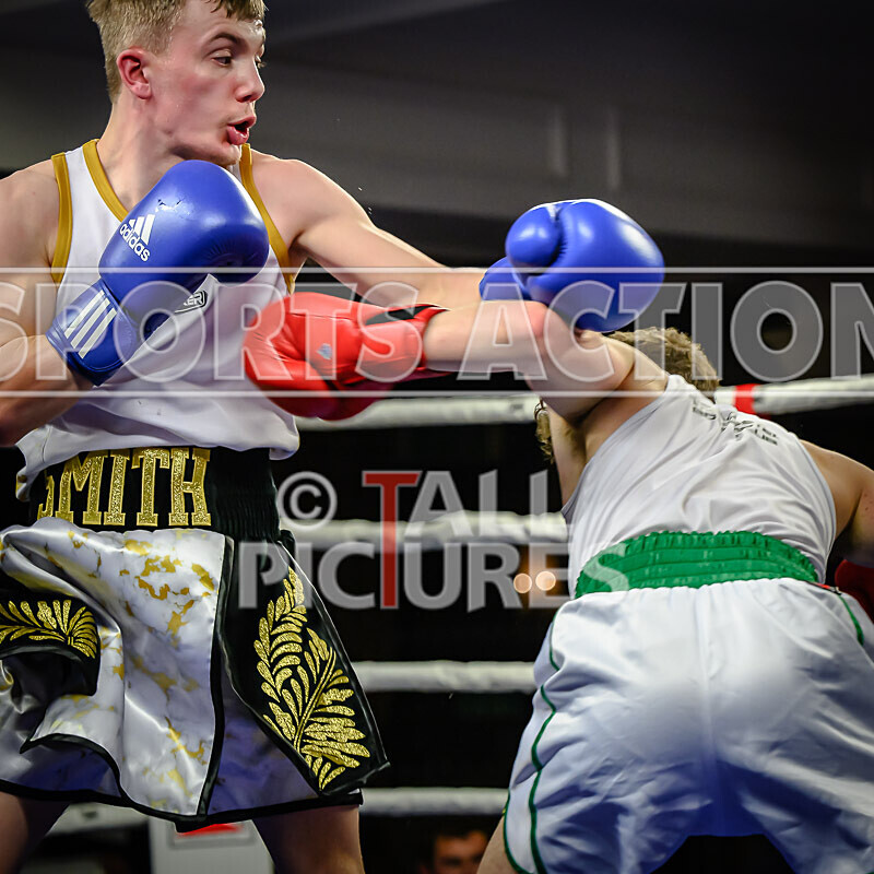 BOUT- 10 - Tom Teers v Shane Smith-41 - BOUT: 10 - Tom Teers v Shane Smith