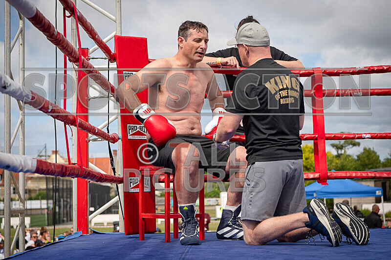 BOUT 4- Rollo 9 and a Half Digits v Tony Foxey Fox-30 - BOUT 4- Rollo '9 and a Half Digits' v Tony 'Foxey' Fox