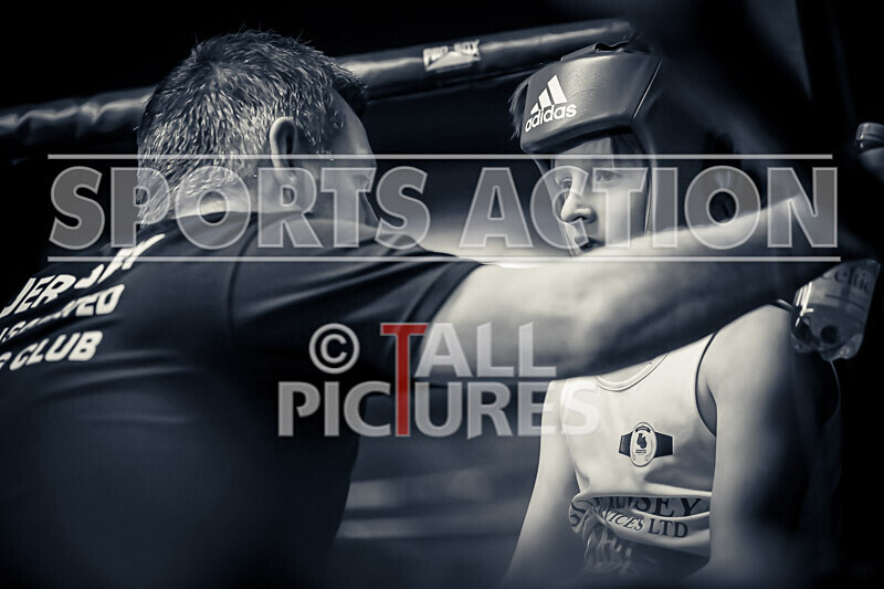 BOUT- 1 - Liam Duff v Jude Hudson-35 - BOUT: 1 - Liam Duff v Jude Hudson