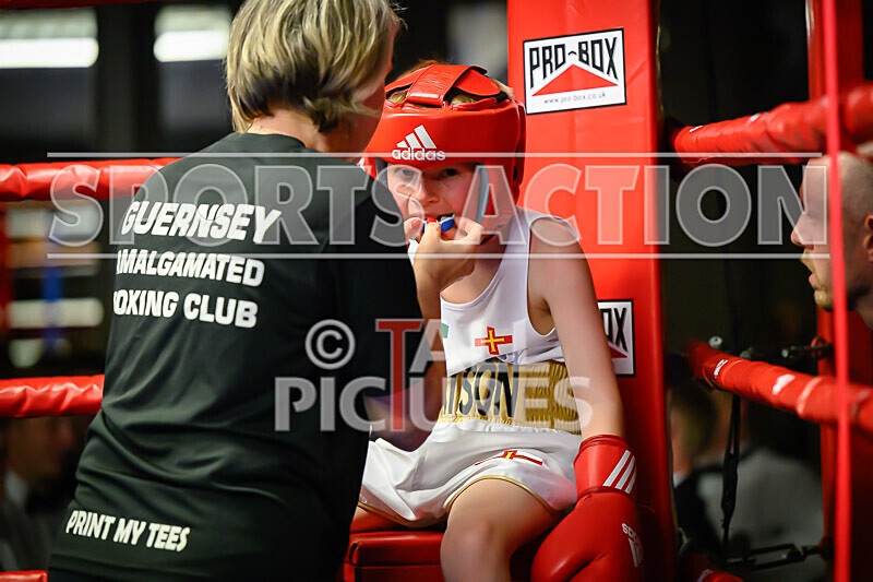 BOUT- 2 - Leon Watson v Callum Cain-41 - BOUT 2 - Leon Watson v Callum Cain