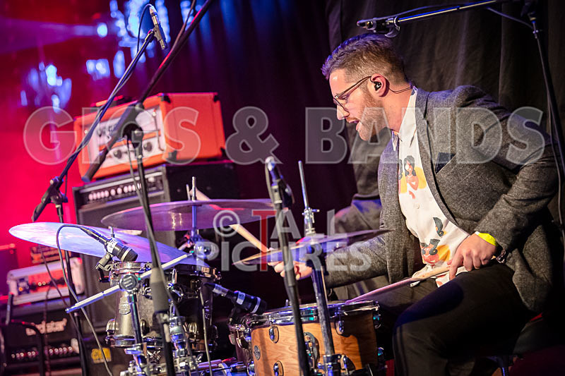 The Robert J Hunter Band-301 - THE ROBERT J HUNTER BAND