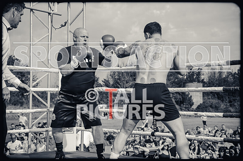 BOUT 6 - Keith the Terror of Tyneside v Sisco El Diablo Freitas-11 - BOUT 6 - Keith 'the Terror of Tyneside' v Sisco 'El Diablo' Freitas