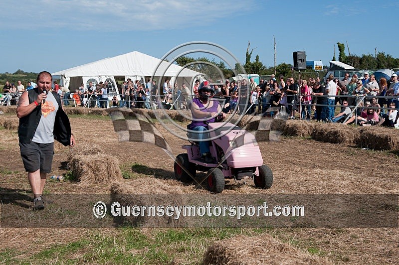 Hogwash_09-94 - HOGWASH 2009 - SCENE