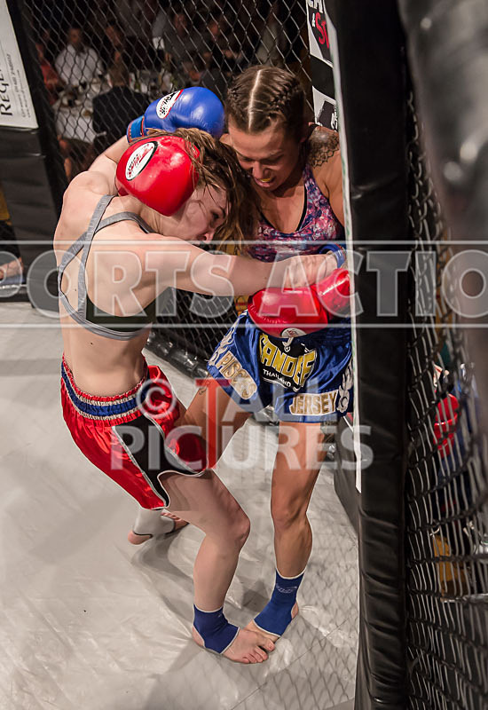 Stephanie Douglas v Lauren Sillence-7 - BOUT 6