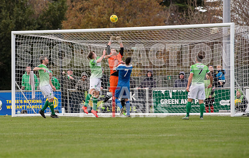 GFC v Shoreham_18-11-2017-44 - GUERNSEY FC v SHOREHAM