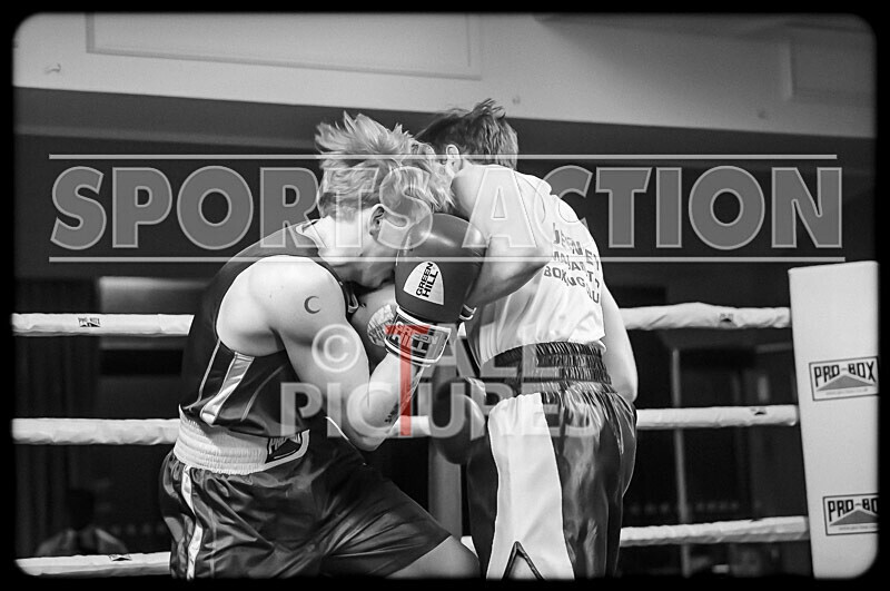 BOUT 5- Martin Kublickis v Robbie Chipcase-26 - BOUT 5 - Martin Kublickis v Robbie Chipcase