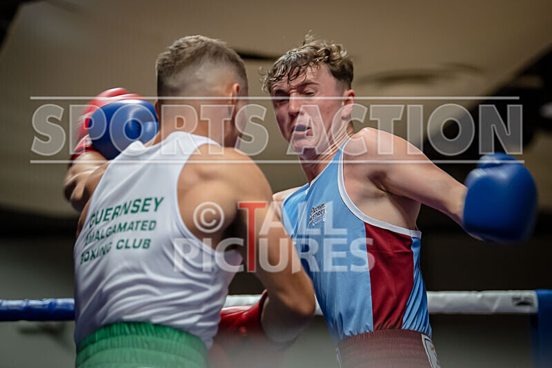 BOUT 11_Niall Adams v Blaine Lambert-27 - BOUT 11_Niall Adams v Blaine Lambert
