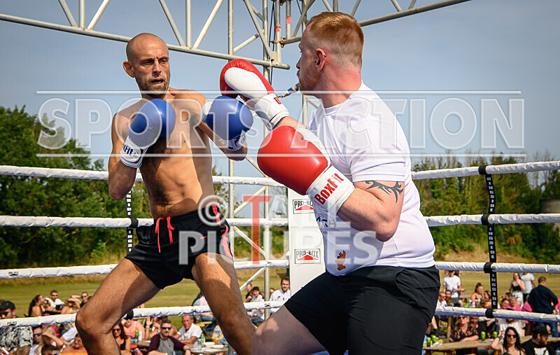 BOUT 3 - Dangerous Dan Cavanagh v Tim Scrappy Doo Rogers-12 - BOUT 3 - 'Dangerous' Dan Cavanagh v Tim 'Scrappy Doo' Rogers