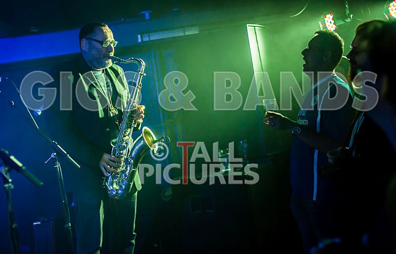 Norman Watt-Roy Band-54 - THE NORMAN WATT-ROY BAND with WILKO JOHNSON