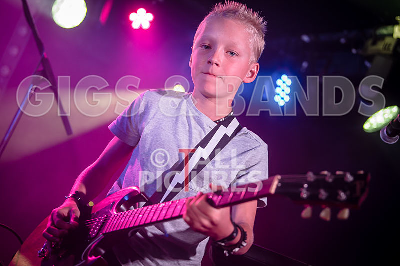 Motionless-27 - MOTIONLESS