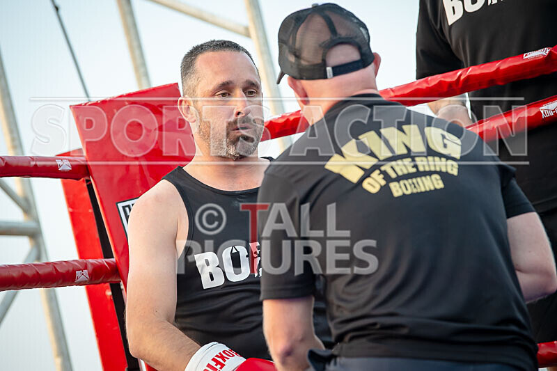 BOUT 15 - Alec -the Bomber- Bailey v Owen Poynder-20 - BOUT 15 - Alec 'the Bomber' Bailey v Owen Poynder