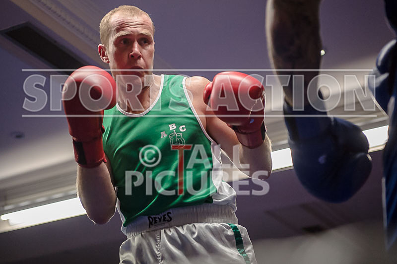 Bout-10_Matt Jennings v Mason Holmes-25 - Bout - 10_Matt Jennings v Mason Holmes