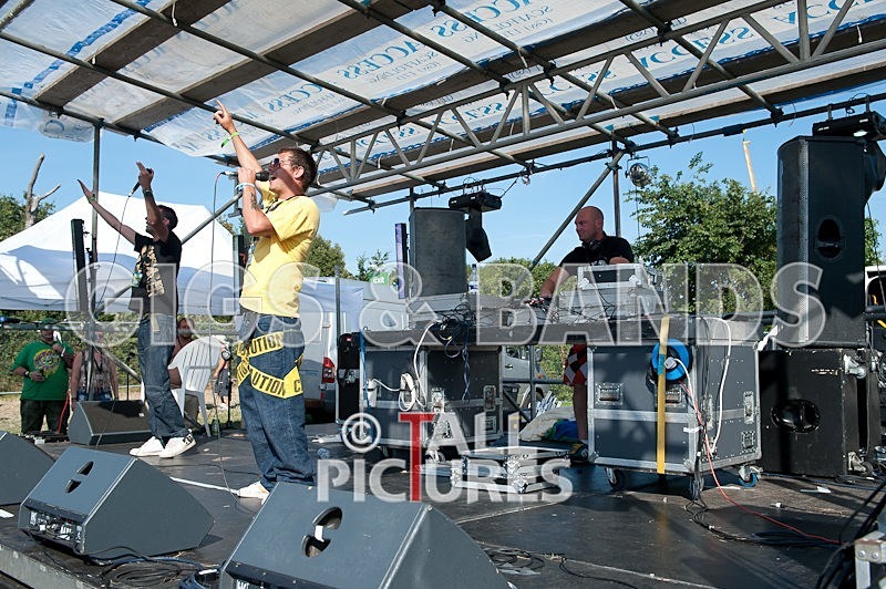 Guernsey Festival Scene-29 - THE GUERNSEY FESTIVAL ATMOSPHERE AND SCENE